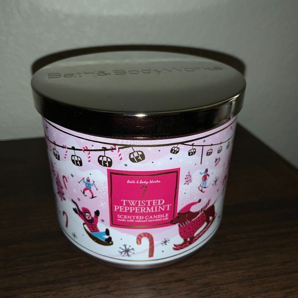 Bath & Body Works Twisted Peppermint Candle - Picture 2 of 4